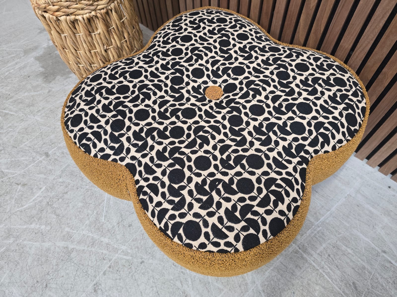 0713439d-86d9-4806-8507-e670bea6eb00