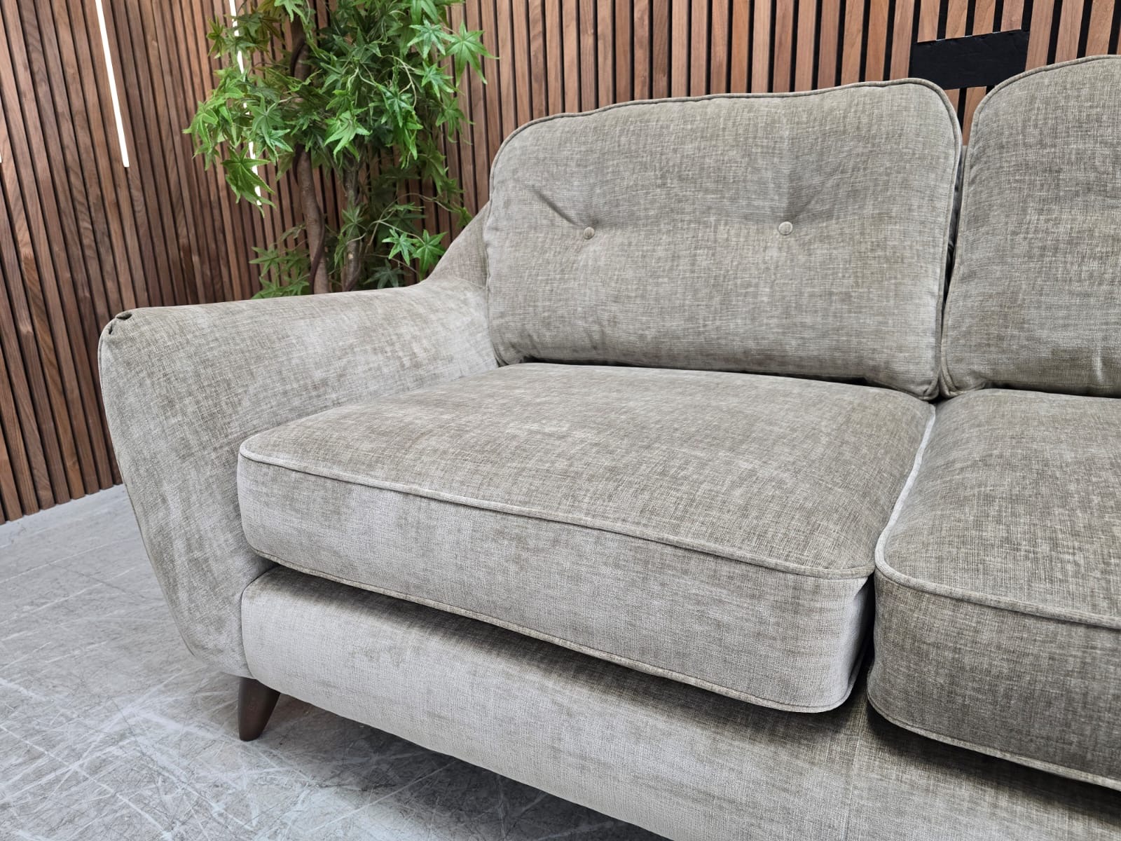 0742f66a-a3dd-4e70-bf24-7eb2571d8b1b