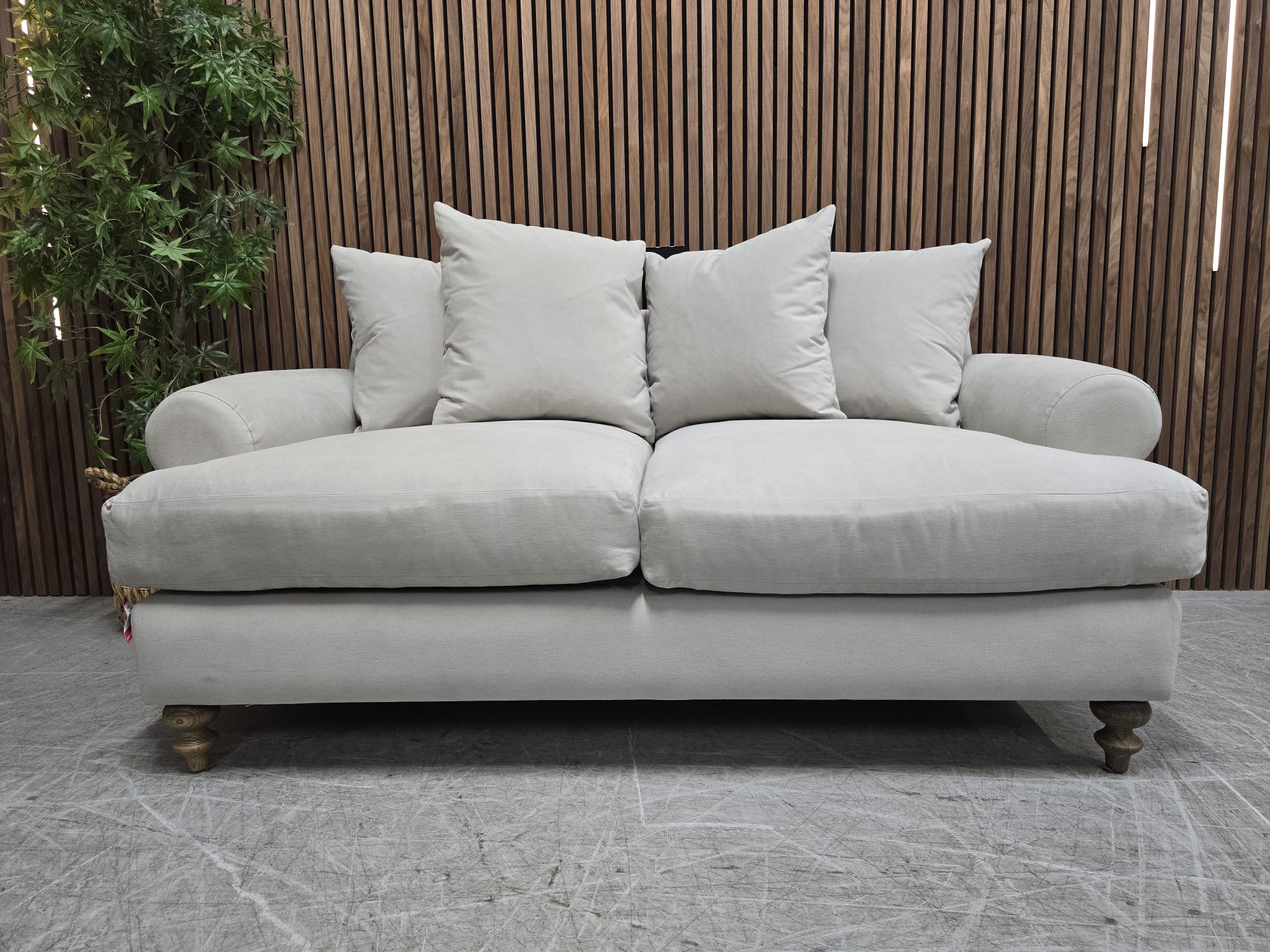 09033cad-f521-448c-b285-2a97c8a51add