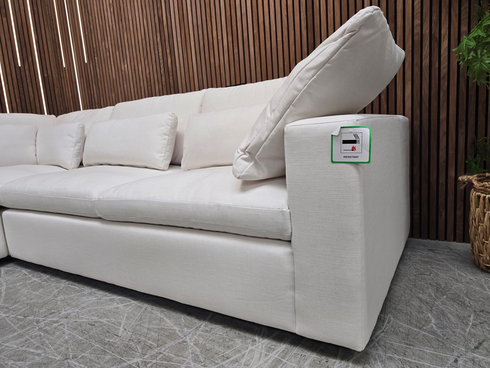 27c03490-4160-4d83-a3e2-2ec011b7e5ac 1