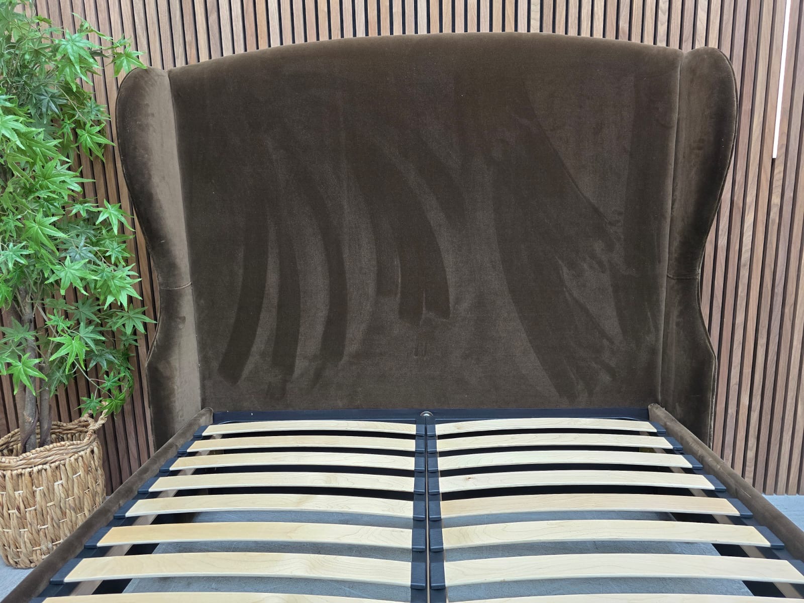 33c40edf-eb2d-4afe-a04c-f3730cc4198c