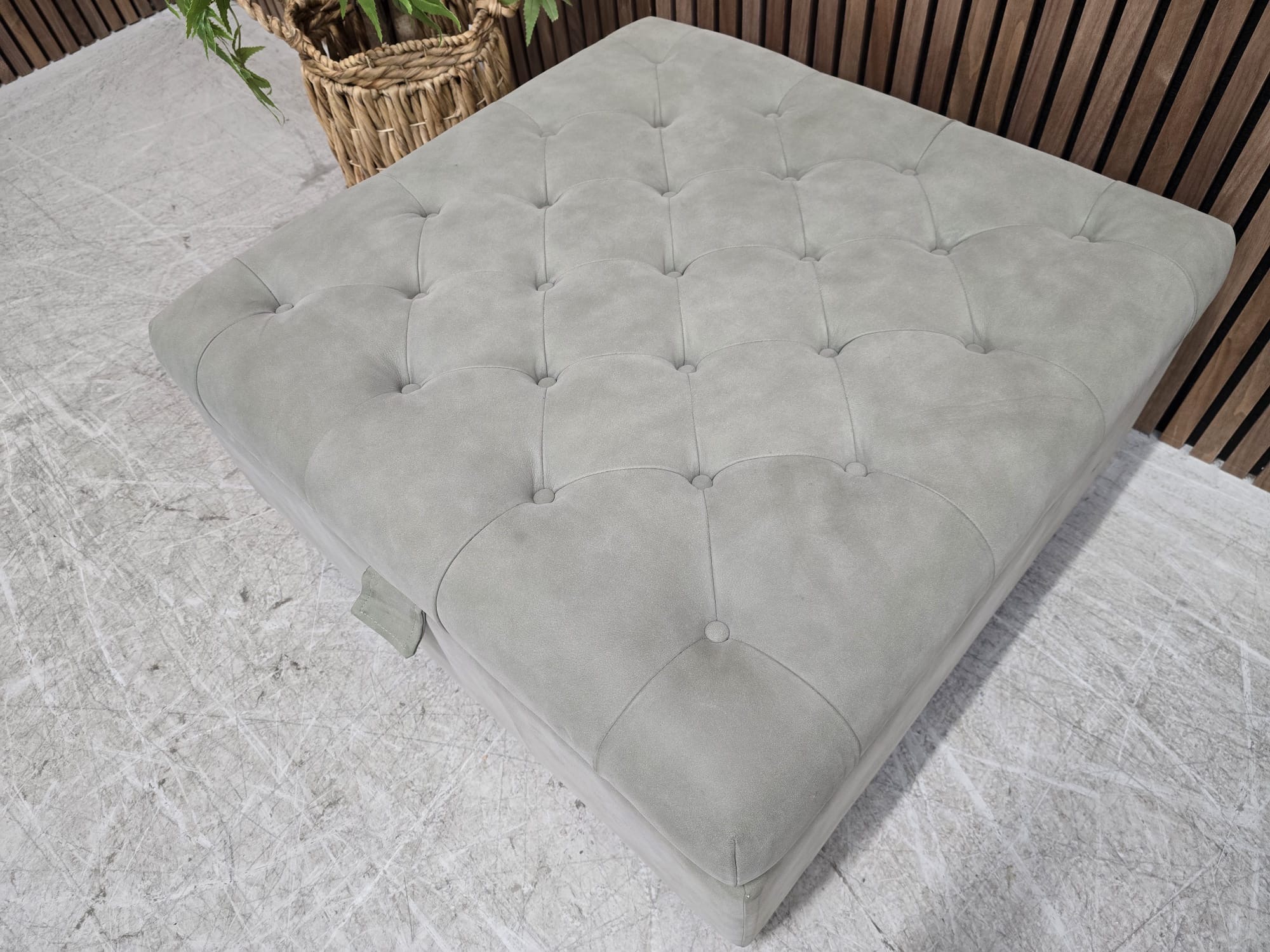 464b223f-b654-4470-9b5d-630355ef739c