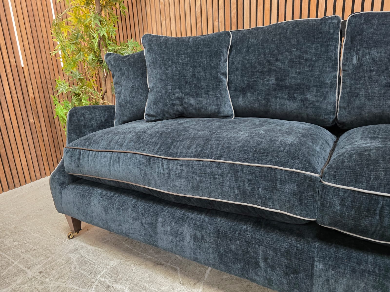 546b1fb6-fa90-409a-9063-88704e6d09ce