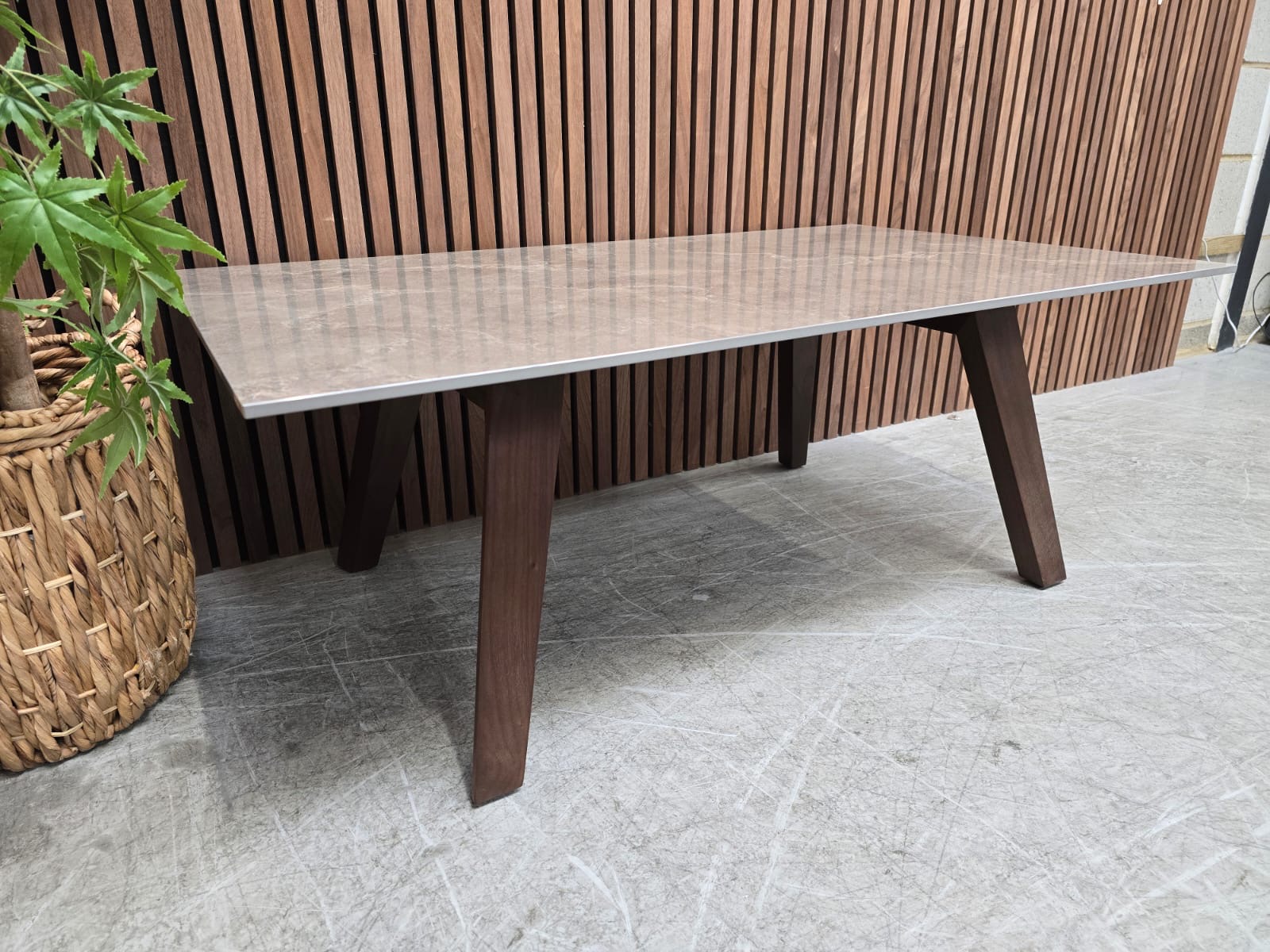 54acdc9b-42da-4994-8fcf-45a87436a0af