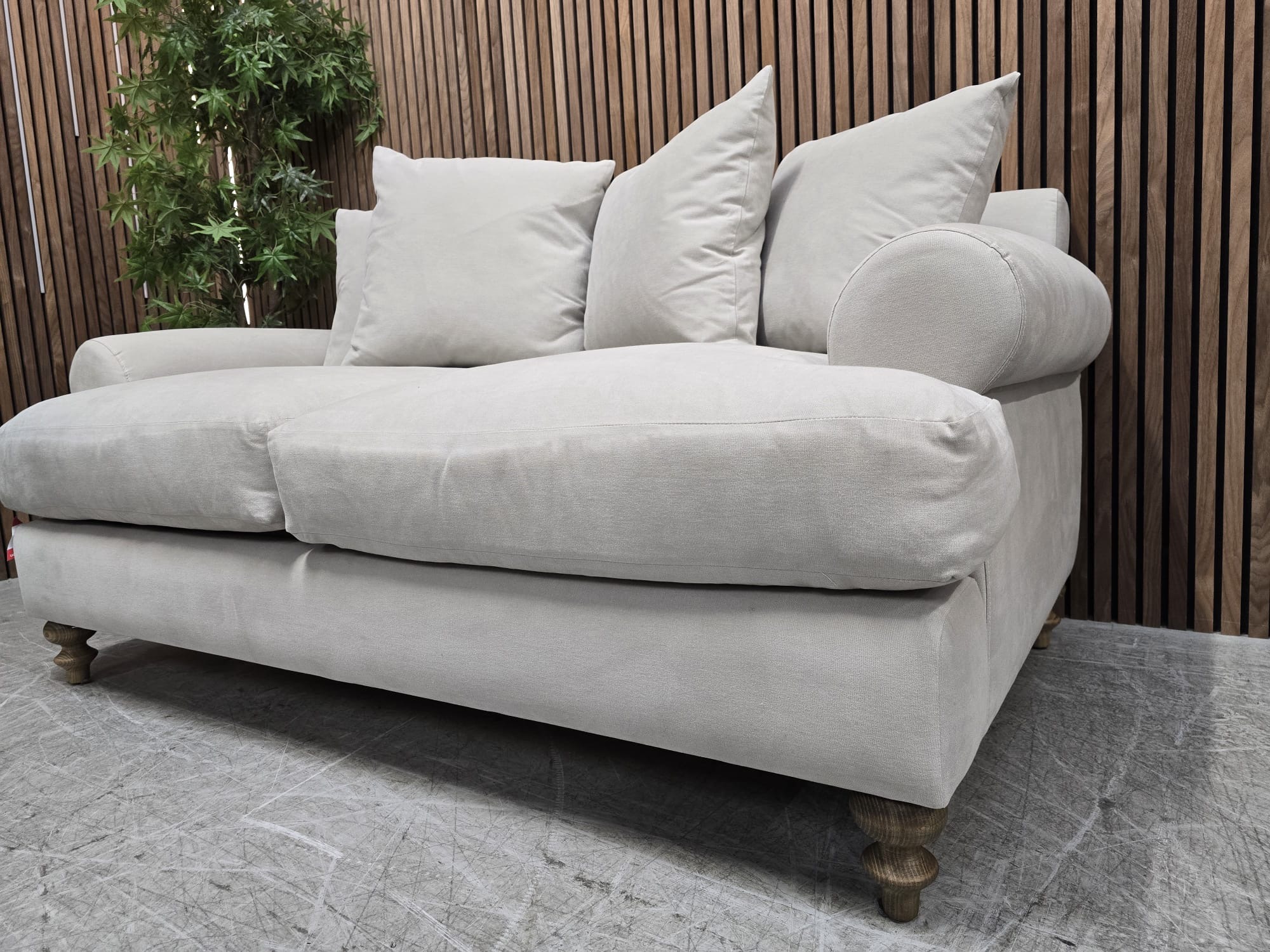 582ead02-c862-49d7-b23d-33178625a099