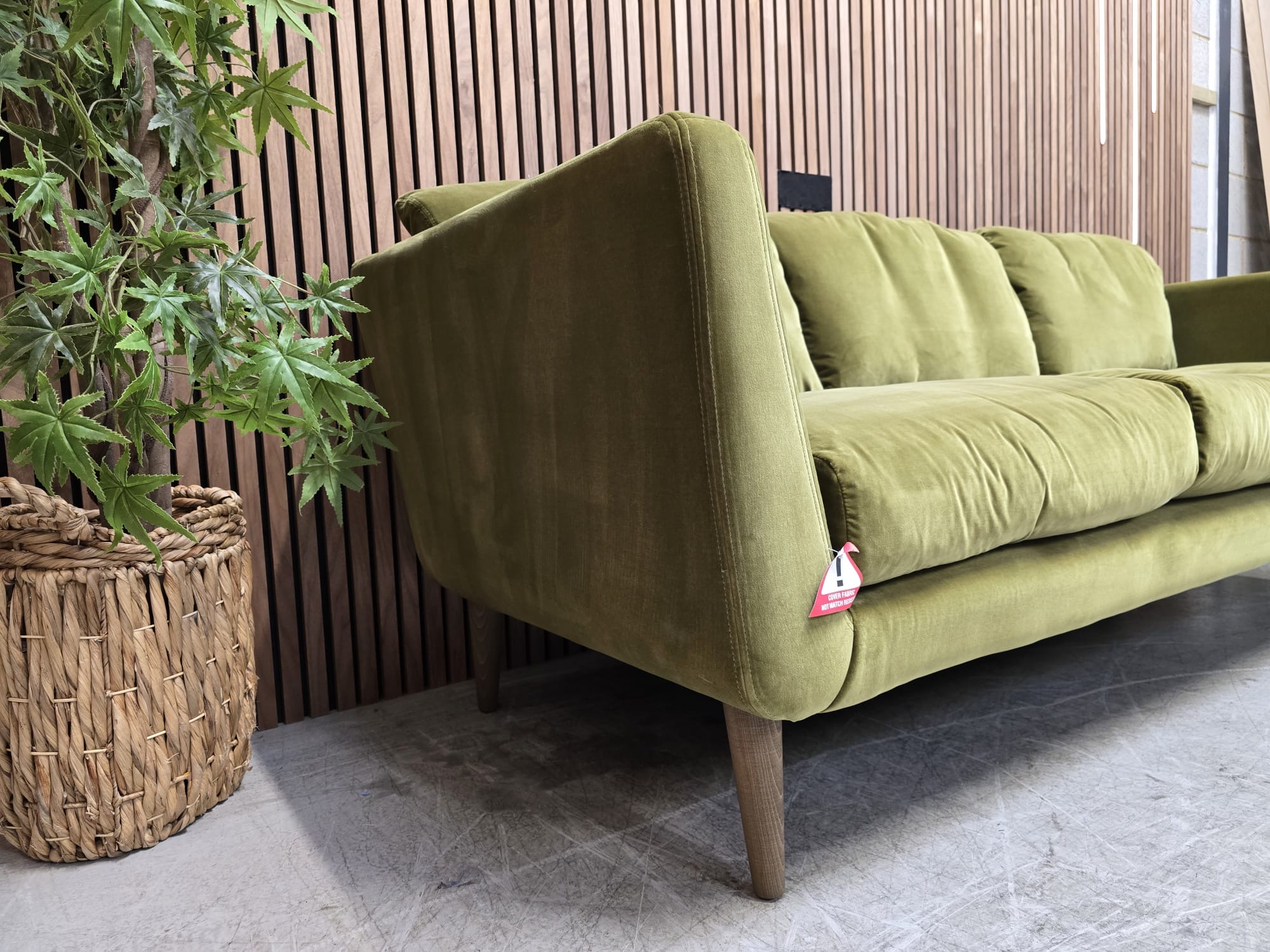 7f580e02-5b7d-41f5-ae9f-90062e2307bb