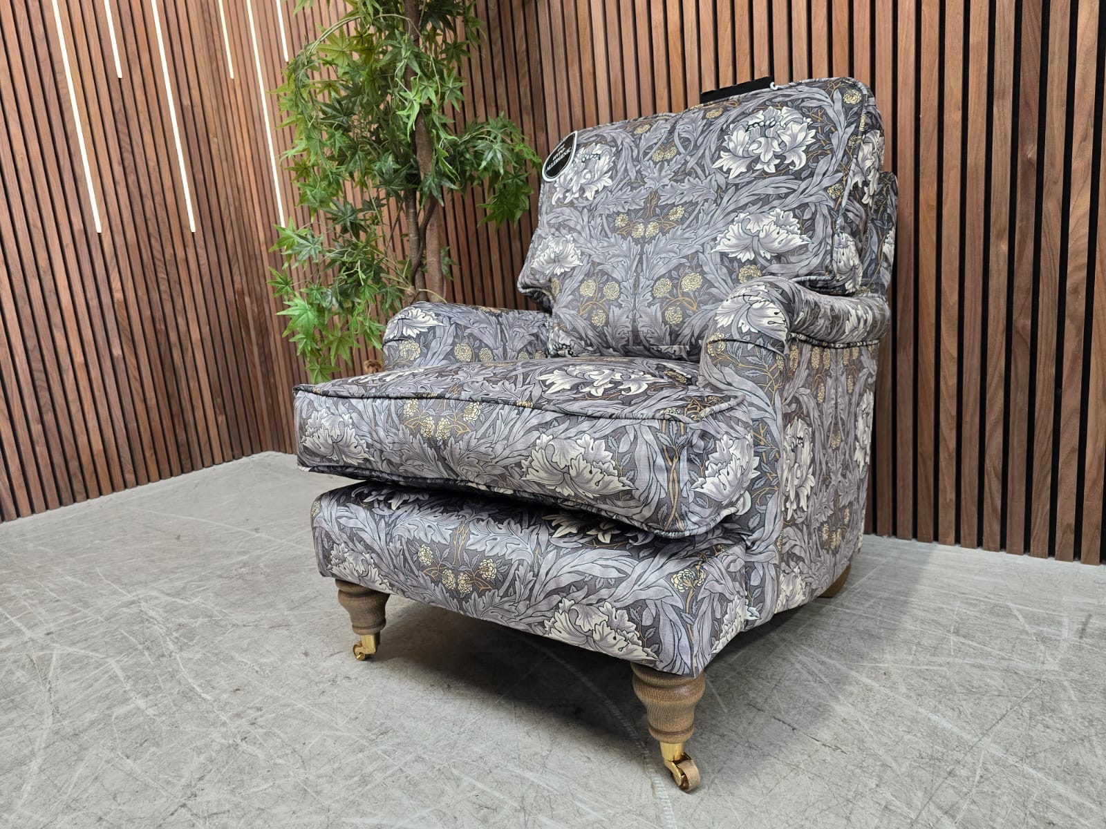 82bd40f8-c586-4f77-81a6-2d99948afd28