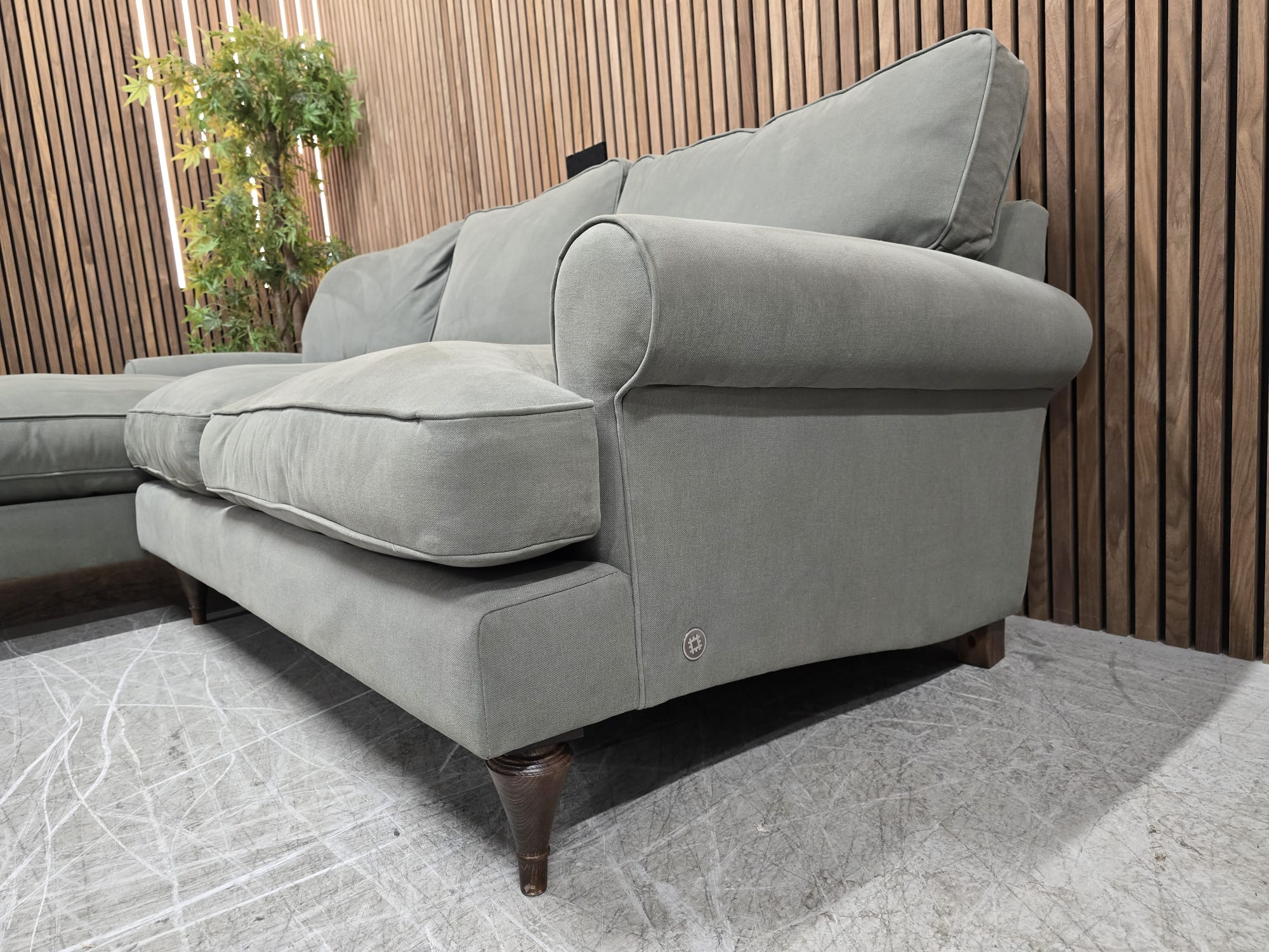 84bdfc25-ffb4-4c71-b7ee-ab41552d703b