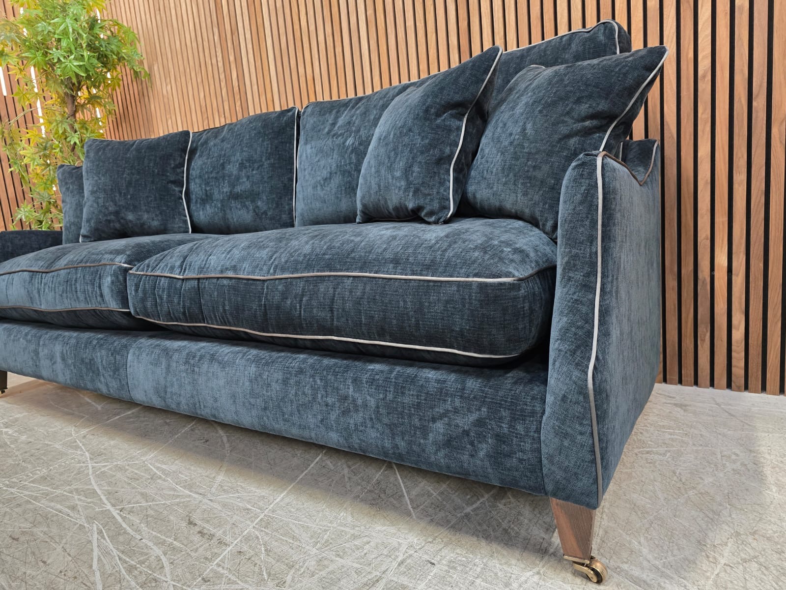 907567e3-7089-4e59-837c-98e4365d5728