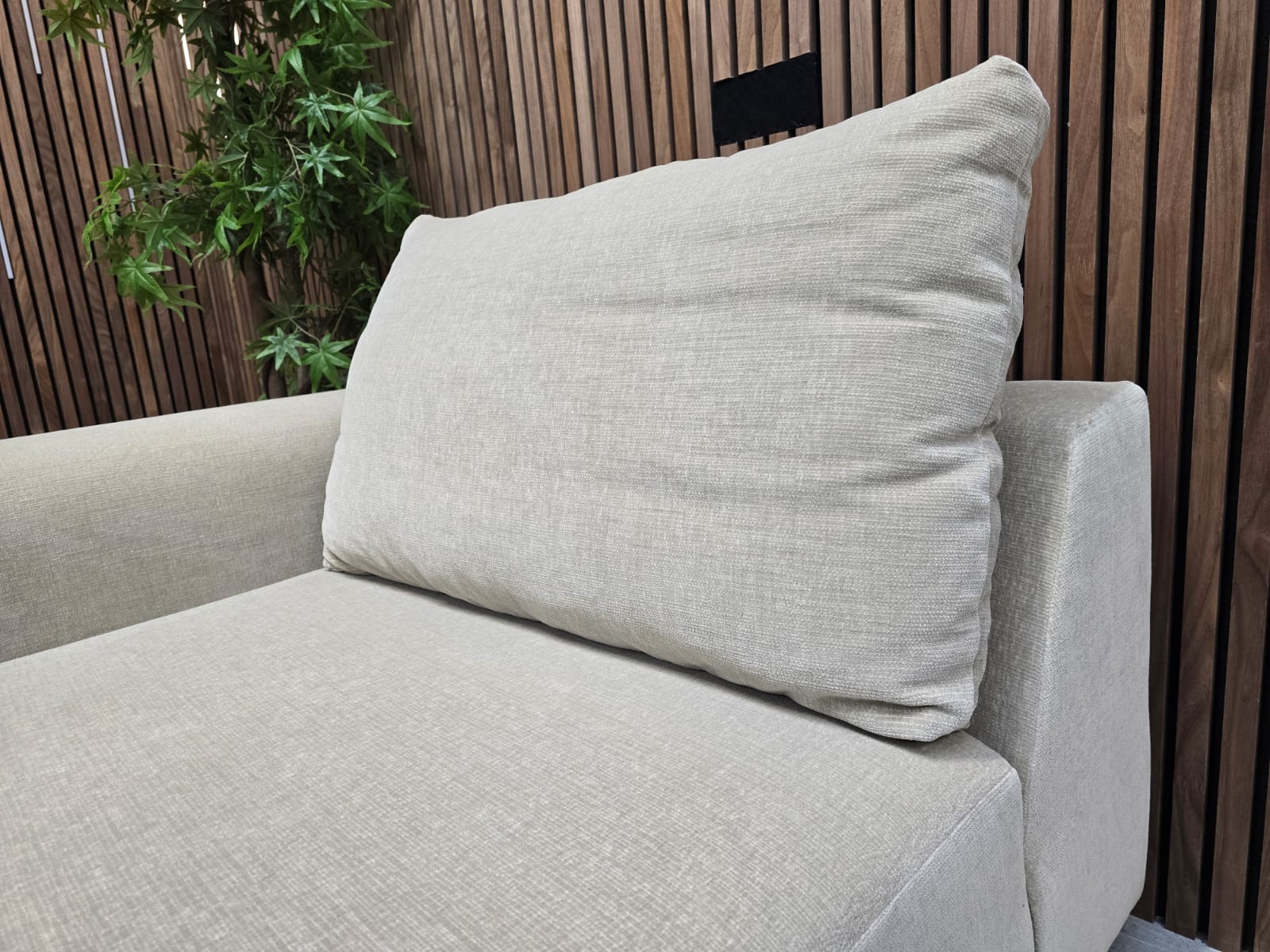 9dd6a329-3224-4363-a834-79960922b384