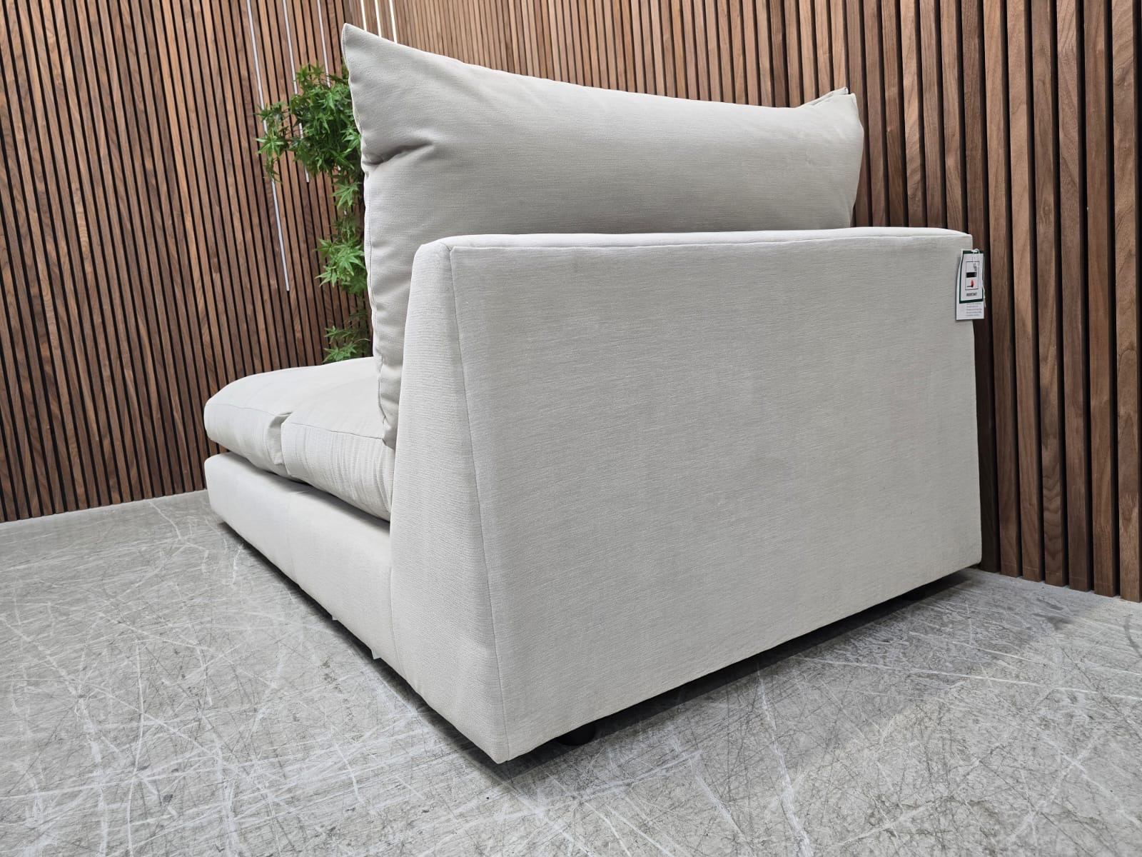 a5b4bd43-a6e2-4d48-80c3-eec3cd3accce