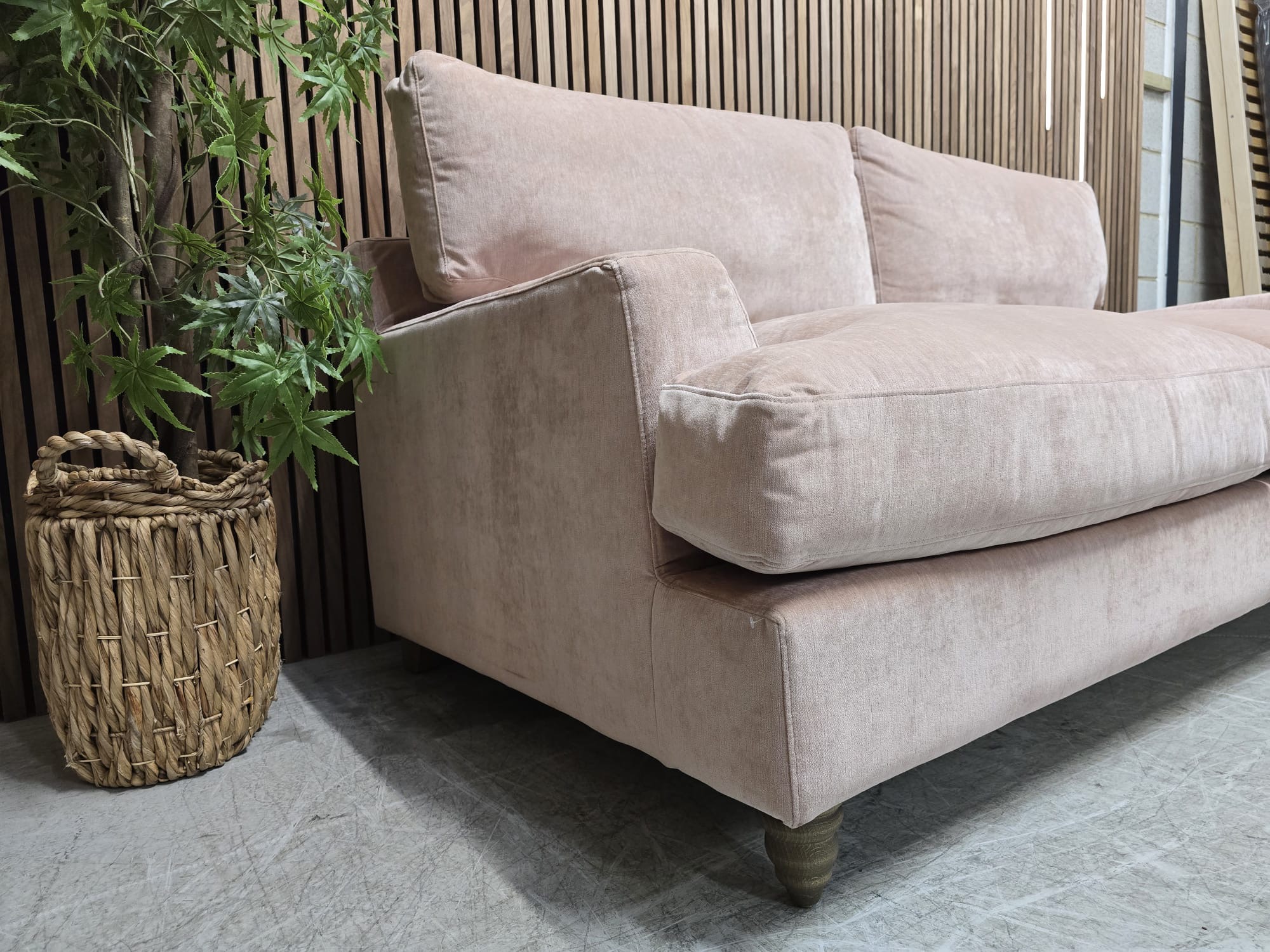 b0ca6bca-fb56-4ae6-8147-bc2d63e1347a