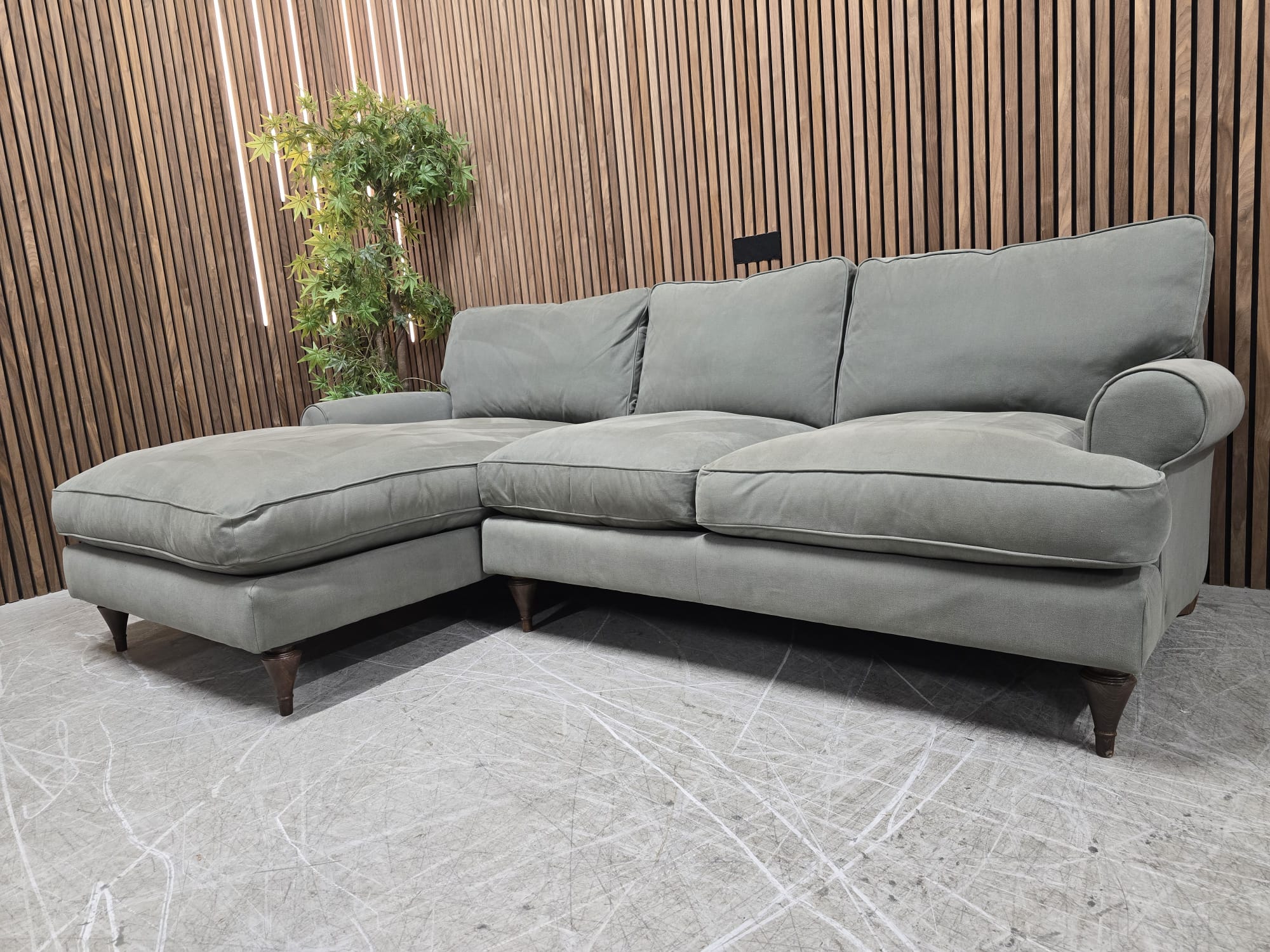 b4dd1aec-b56a-4442-bdca-9c04c49ec27a