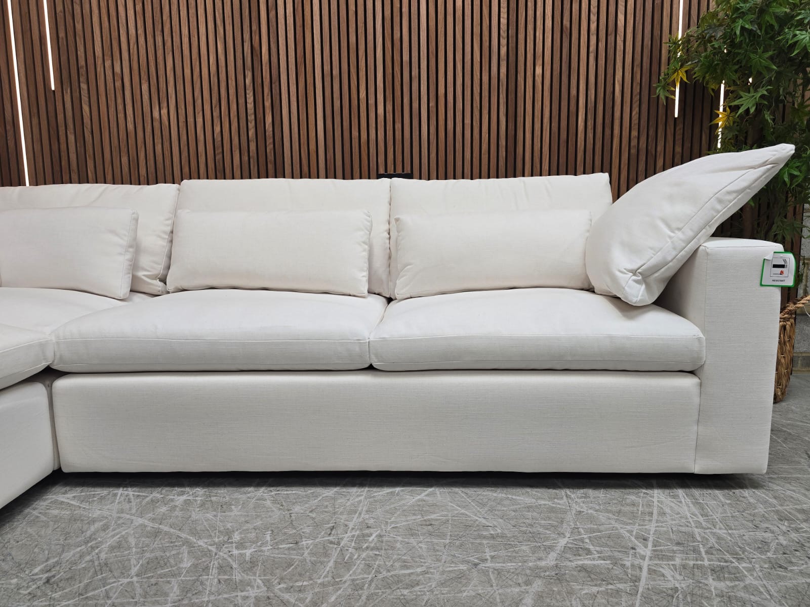 b977f666-f0cb-4d77-b620-e25393583ba7 1