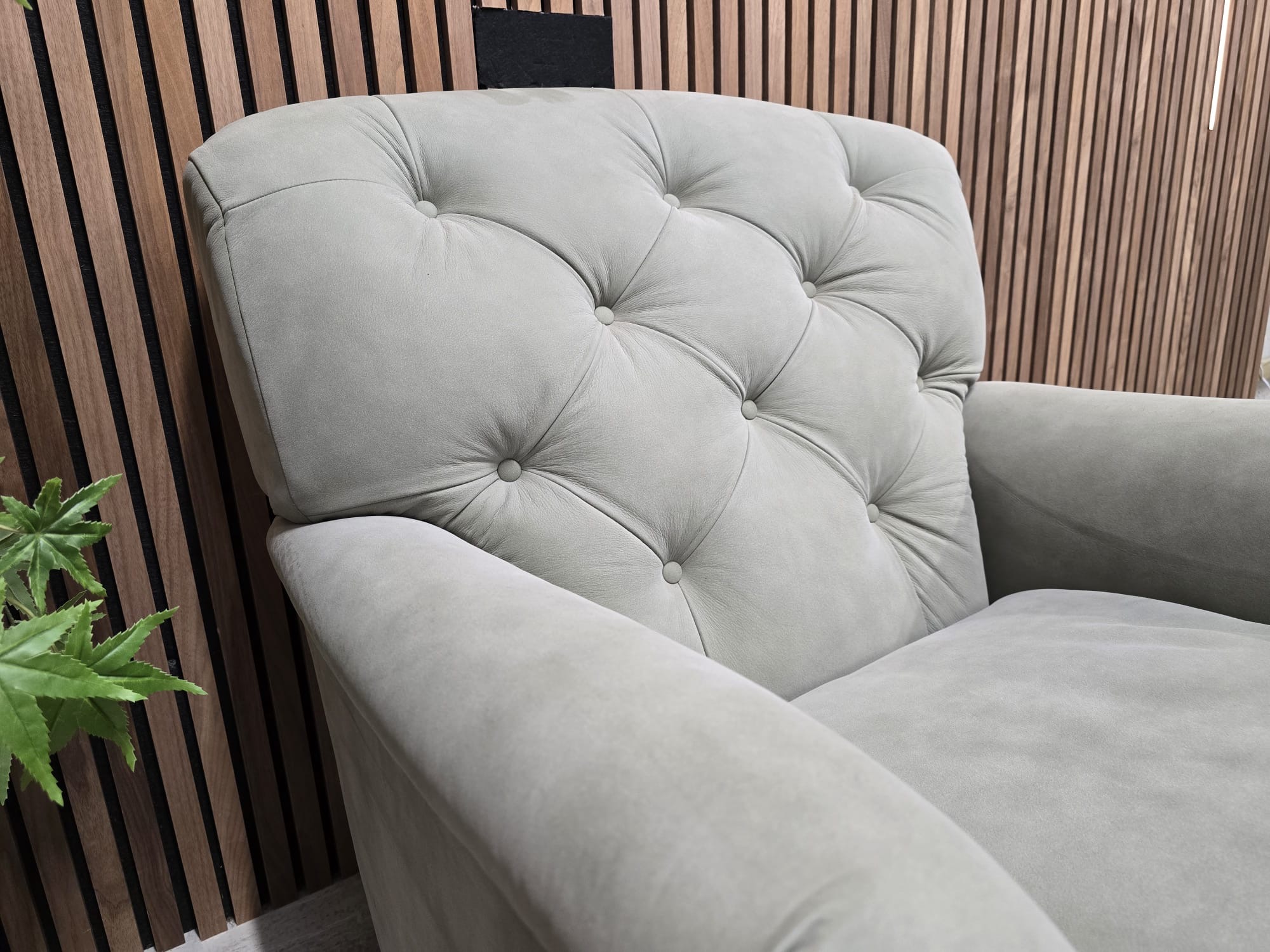 bdaba050-b9f7-4916-880c-a18bd64c4c3d