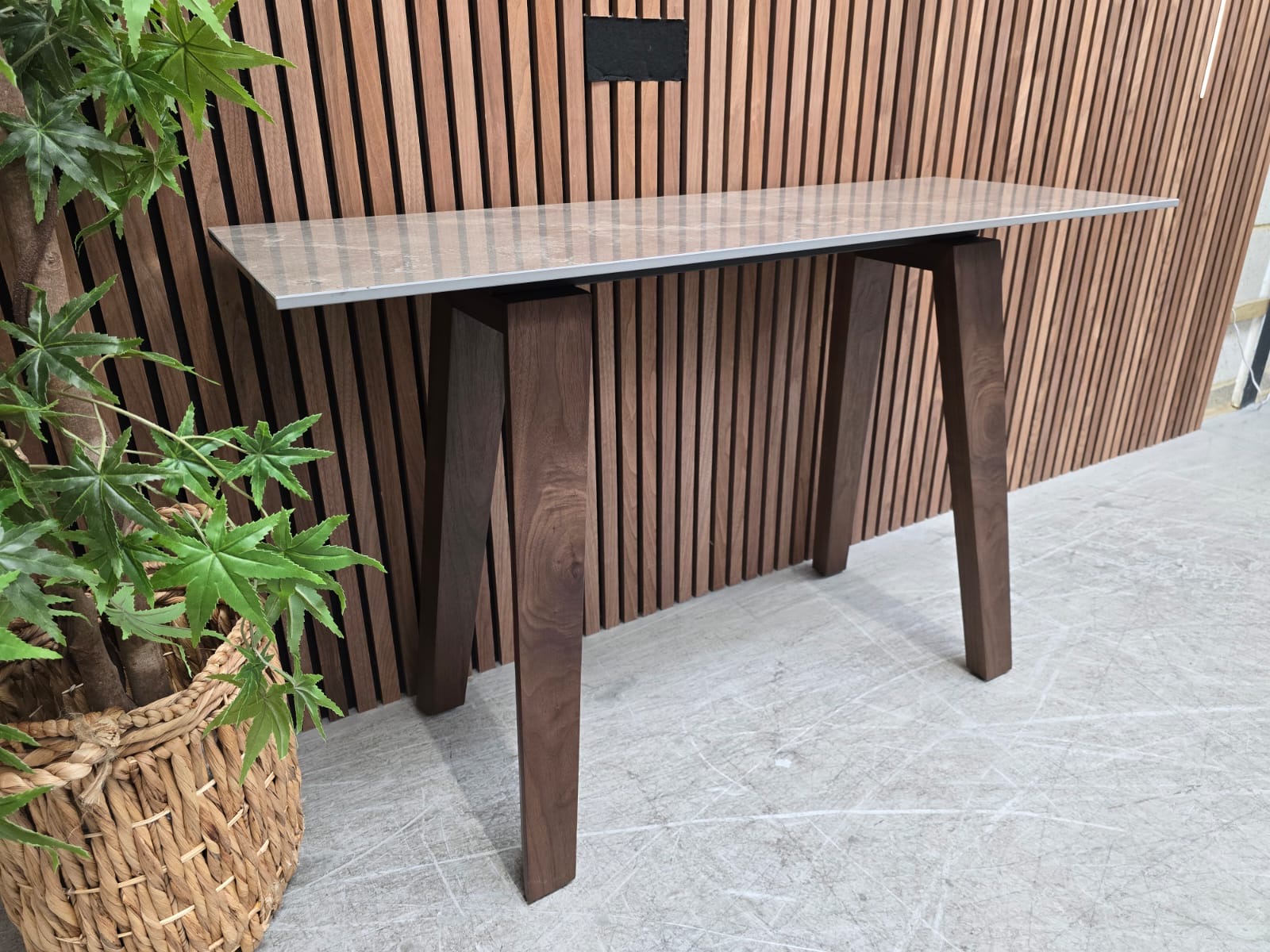 c3b71236-f52b-4c0b-b53c-d160375ab8d5(1)