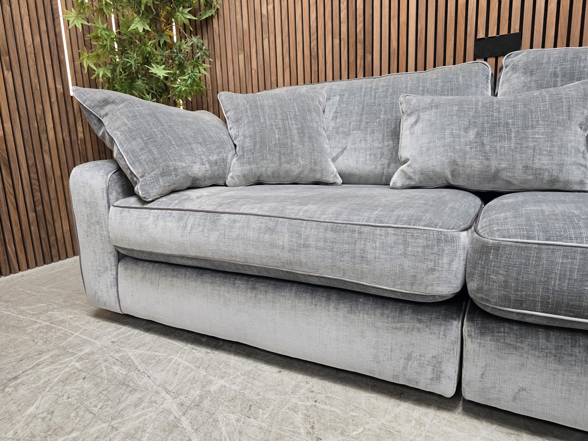 d60fd229-4fc4-400a-aa4b-e3580ad7b340