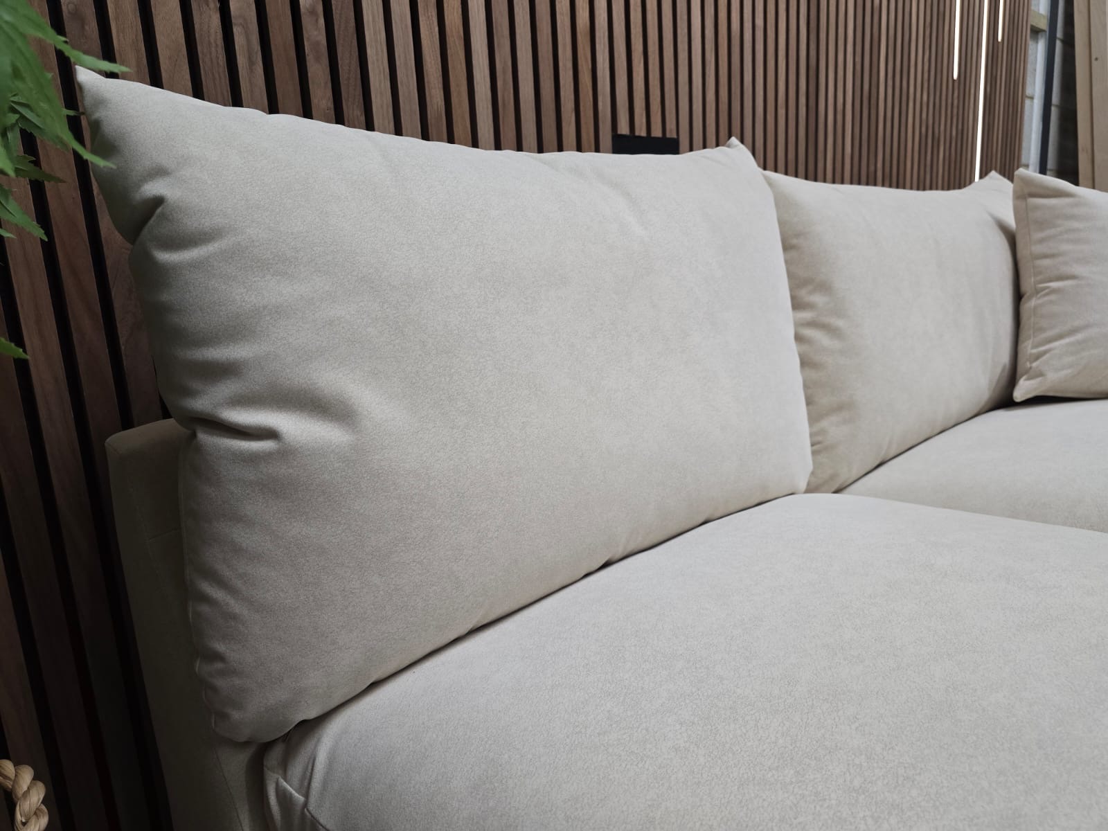 db7787ec-3c6d-47bb-b0e6-555e78bc7e87