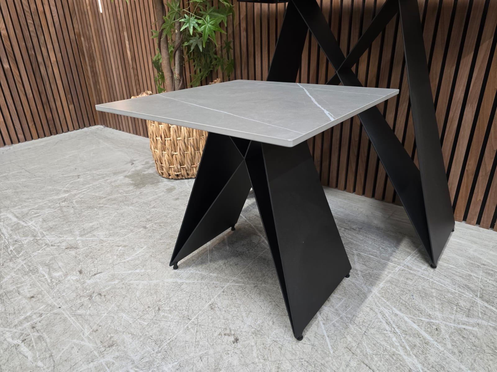 e4aae484-da13-460a-8919-6632eb9de73e