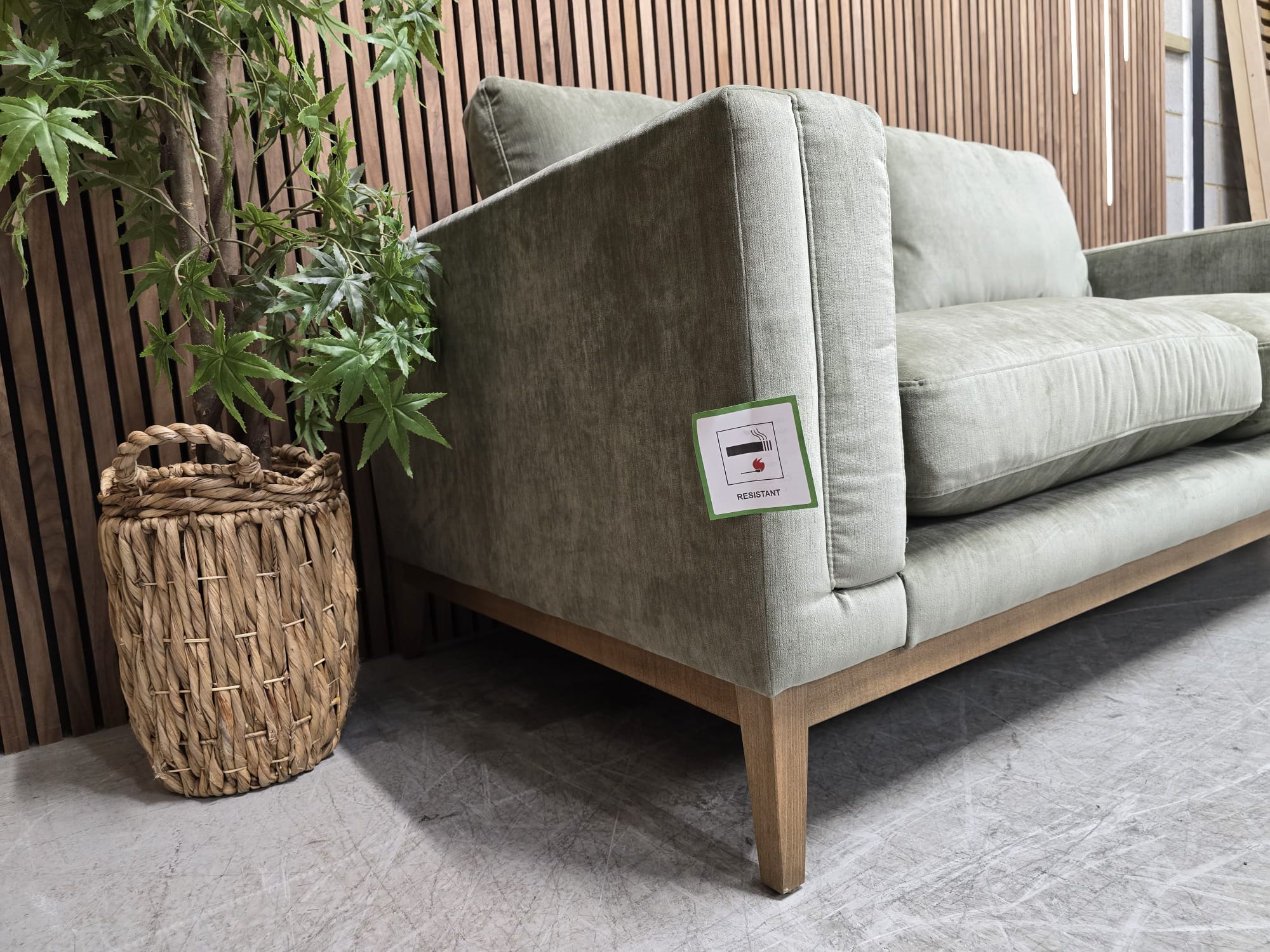 e6c38007-ea65-4ed1-9e27-41f2895b8250