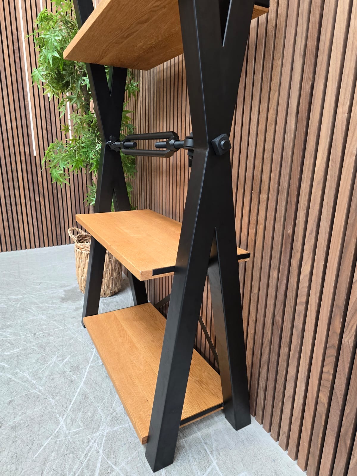 f9fcdcf1-c242-4587-9d9d-bba6a2529677